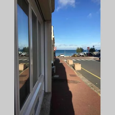 Et Commerces A 50m, Sans Tele Pour Deconnecter ! Nyaraló Houlgate
